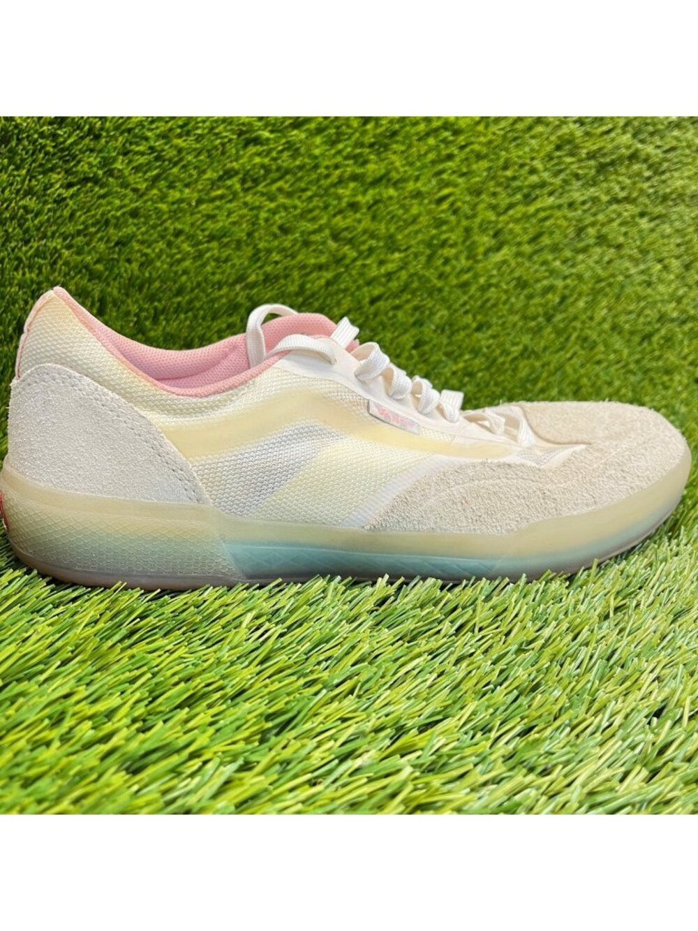 Vans Skate AVE Pro Mens Size 8 Ivory Pink Athletic Skateboard Shoes Sneakers